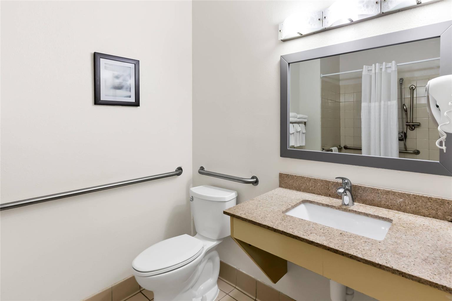 Quality Inn and Suites Springfield Southwest near I 72 - photo 18