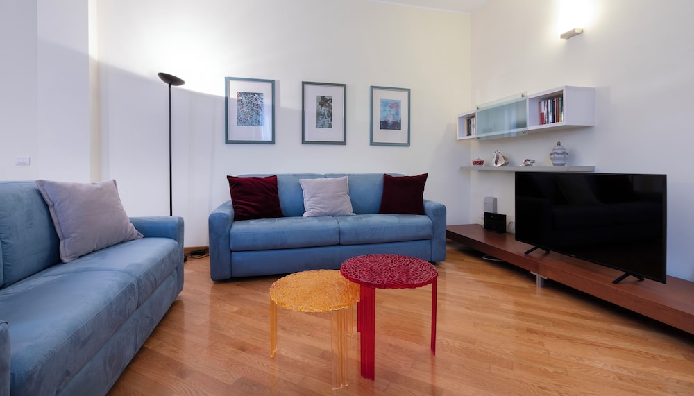Italianway Easy Garibaldi 71 — 4-Star Luxury Hotel in Milan, Italy