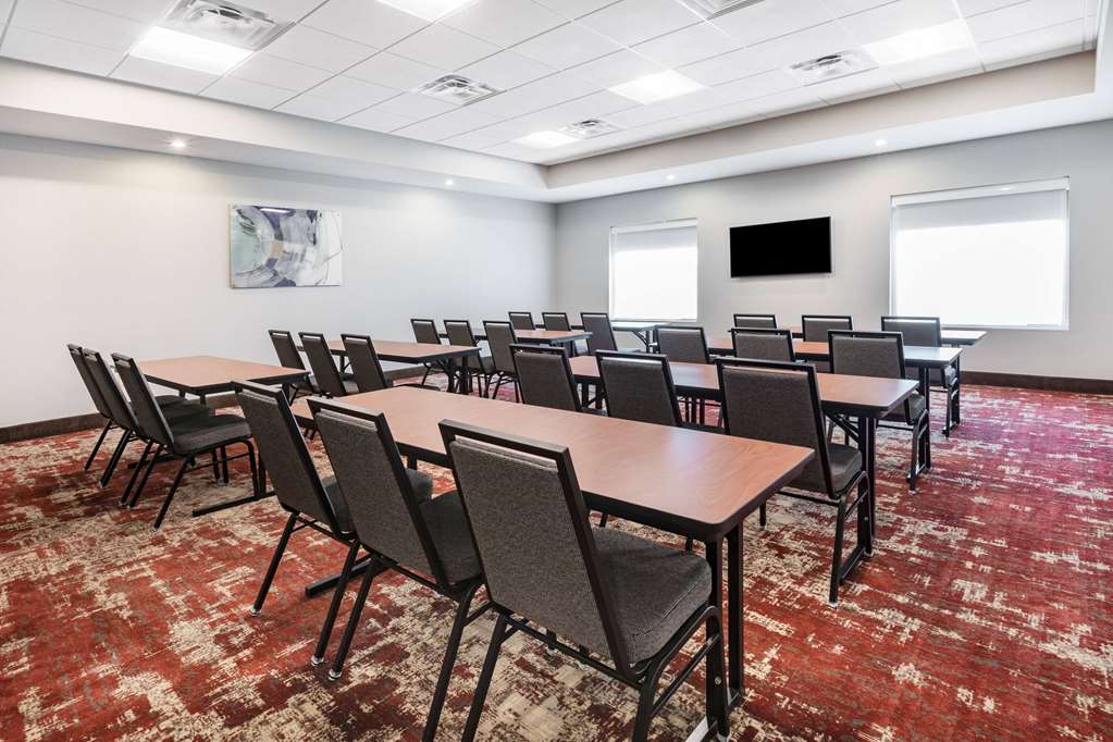 La Quinta Inn & Suites by Wyndham Jackson Cape Girardeau - photo 38