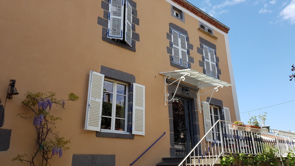 Au Coq Bleu — hotel in Issoire