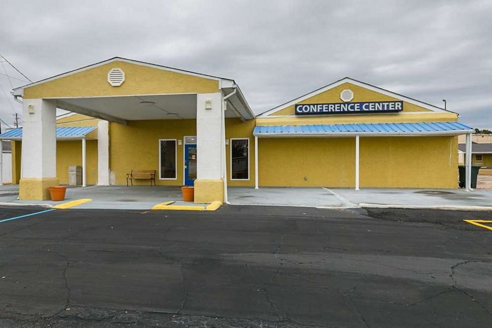 Rodeway Inn & Suites Enterprise - photo 18