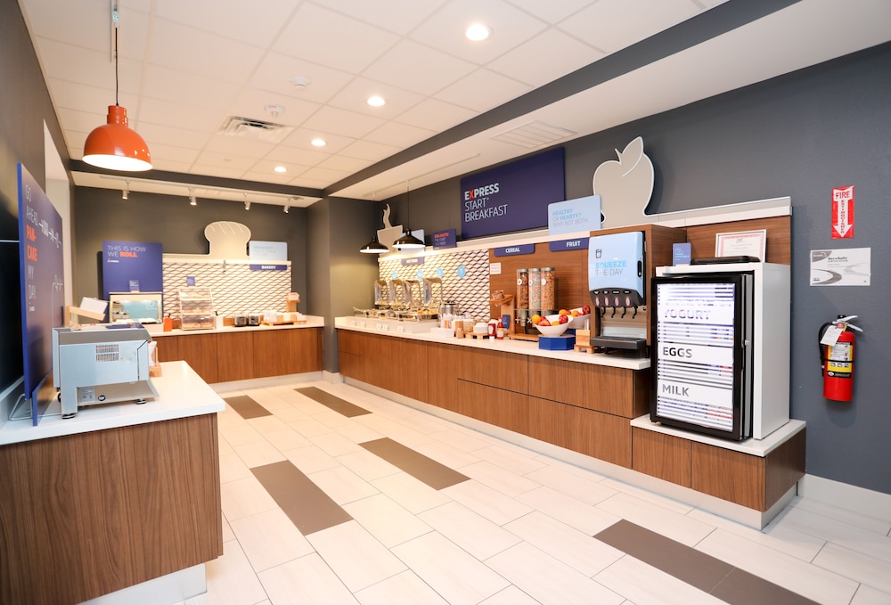 Holiday Inn Express & Suites Forney by IHG - photo 29
