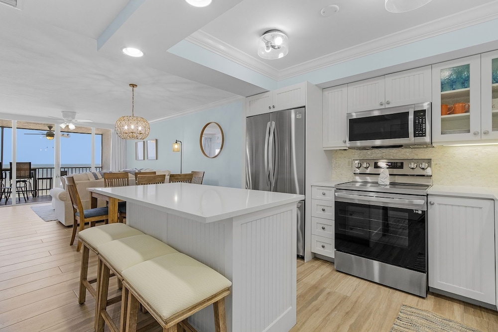 Welcome to Beach Villa's # 603 Vacation Rental 250 Estero Blvd condo — 4-Star Luxury Hotel in Fort Myers Beach, United States