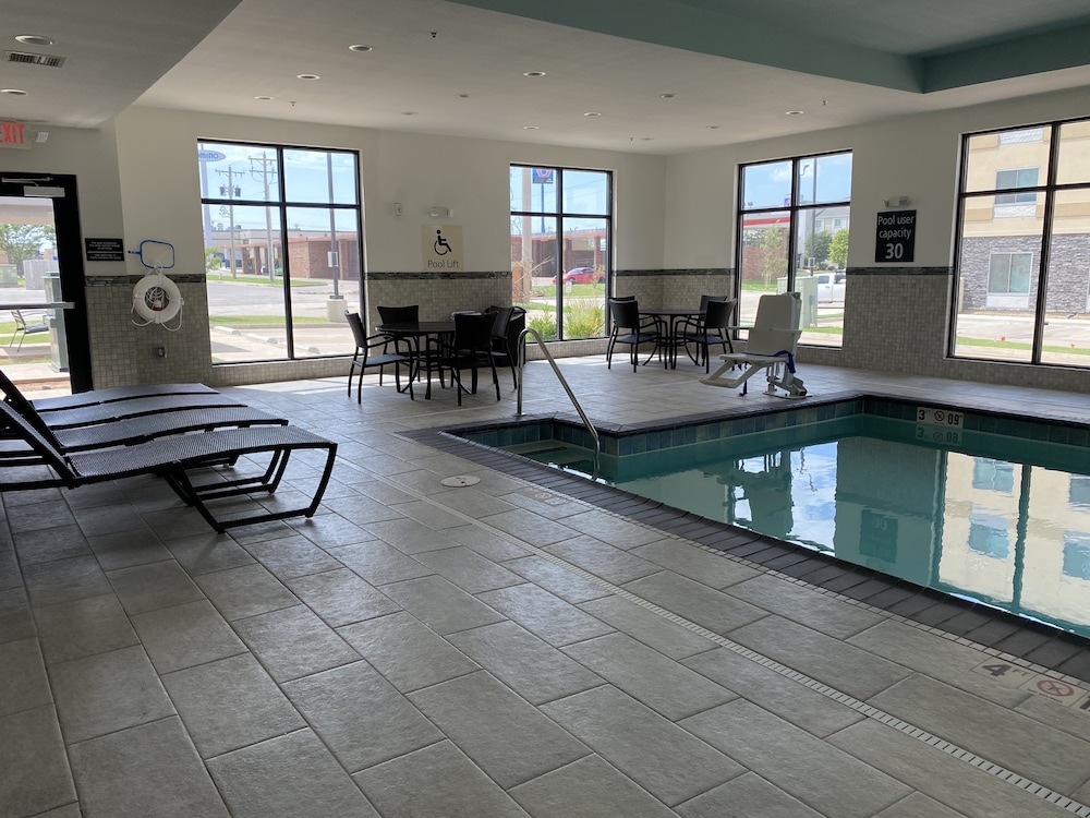 Hampton Inn El Reno - photo 42