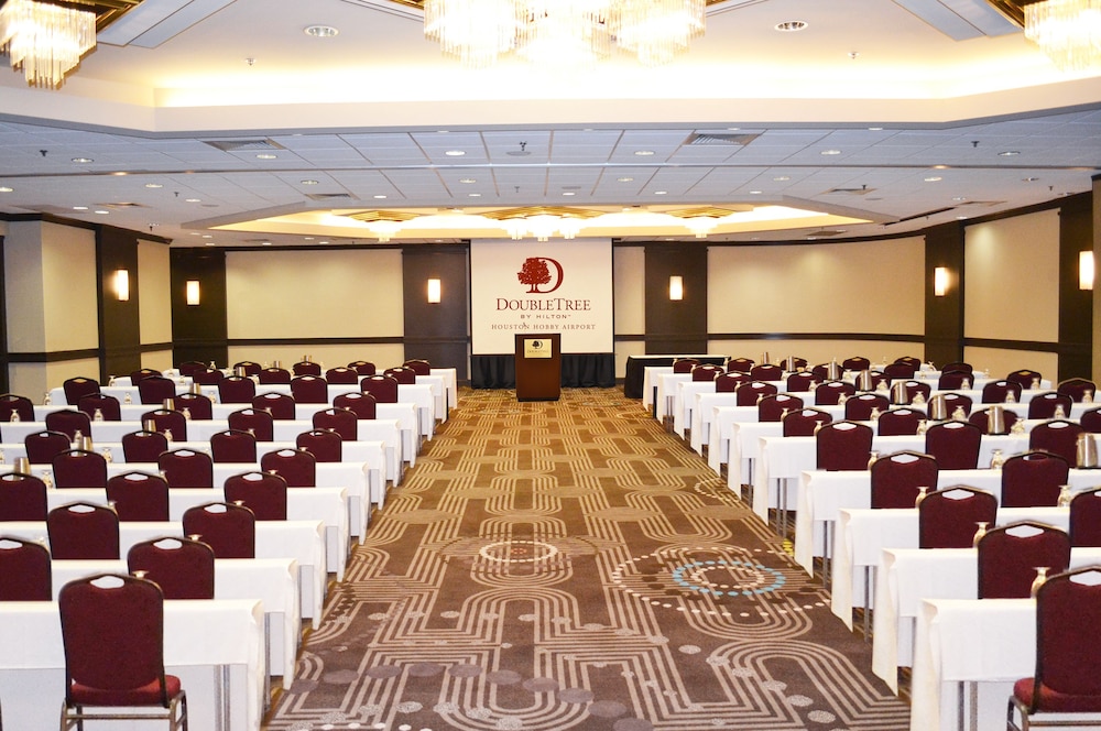 Doubletree by Hilton Houston Hobby Airport - photo 38