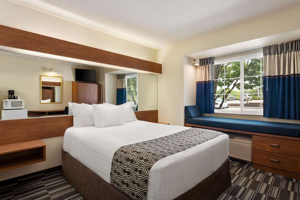 Microtel Inn & Suites by Wyndham Inver Grove Heights Minneap - photo 17