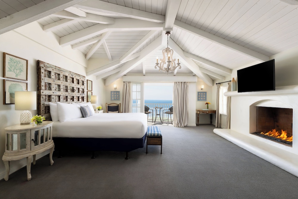 Pacific Edge Hotel - photo 30