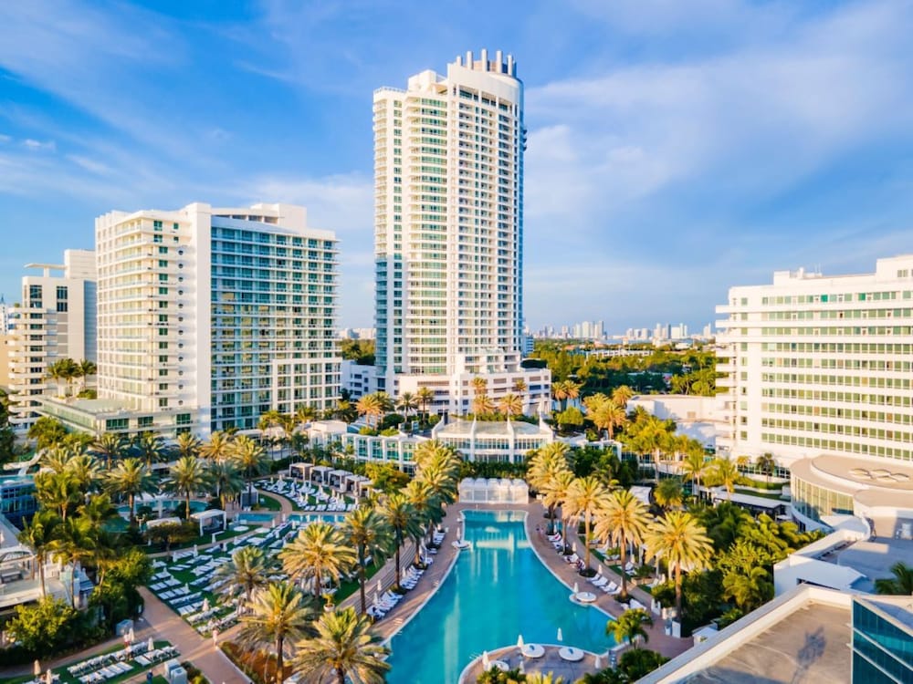 FontaineBleau Resort Ocean plus Bay View w Balcony - photo 12