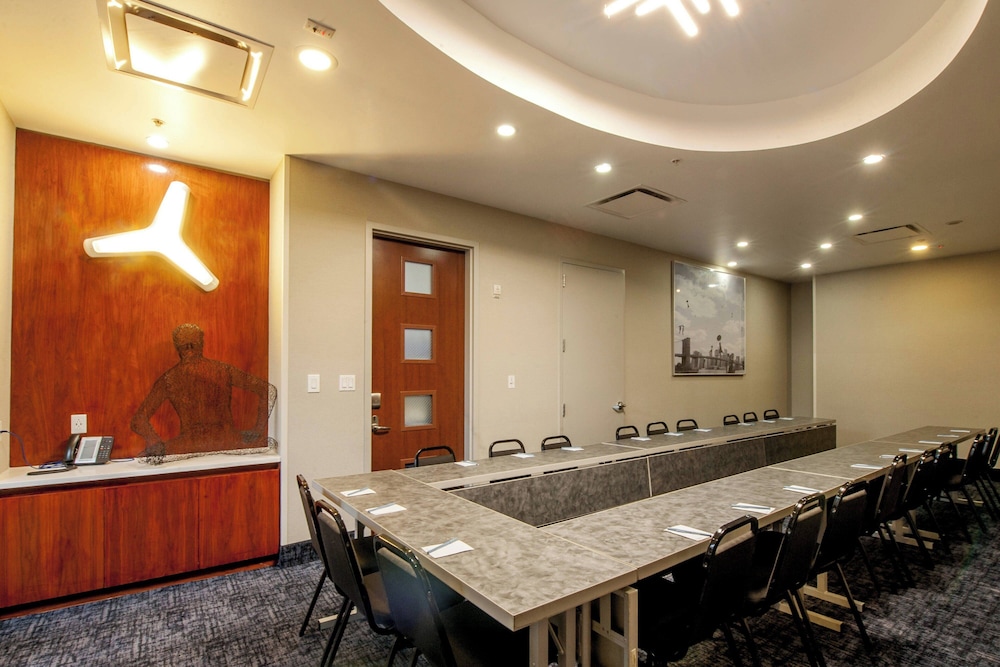 Fairfield Inn & Suites by Marriott New York Brooklyn - photo 53