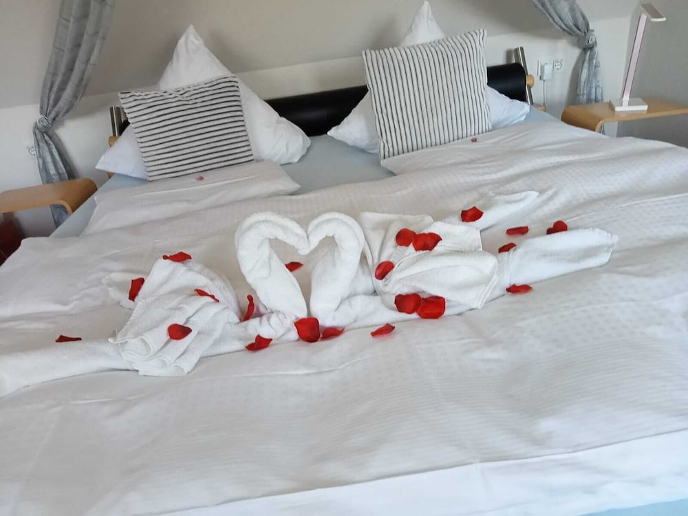 Berghotel Talblick — 4-Star Luxury Hotel in Rechenberg-Bienenmuehle, Germany