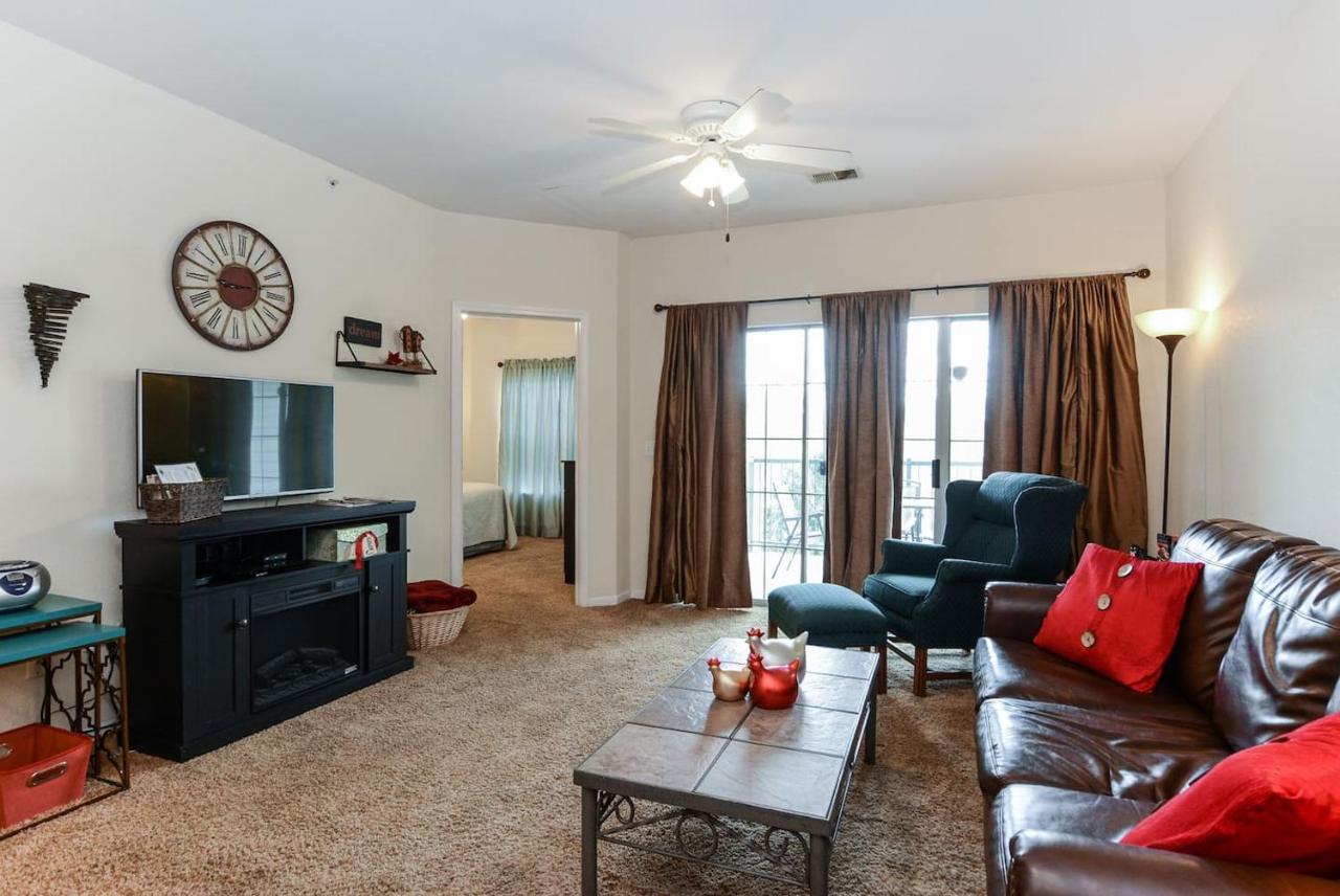 Hideaway at Holiday Hills - last minute hotel in Branson