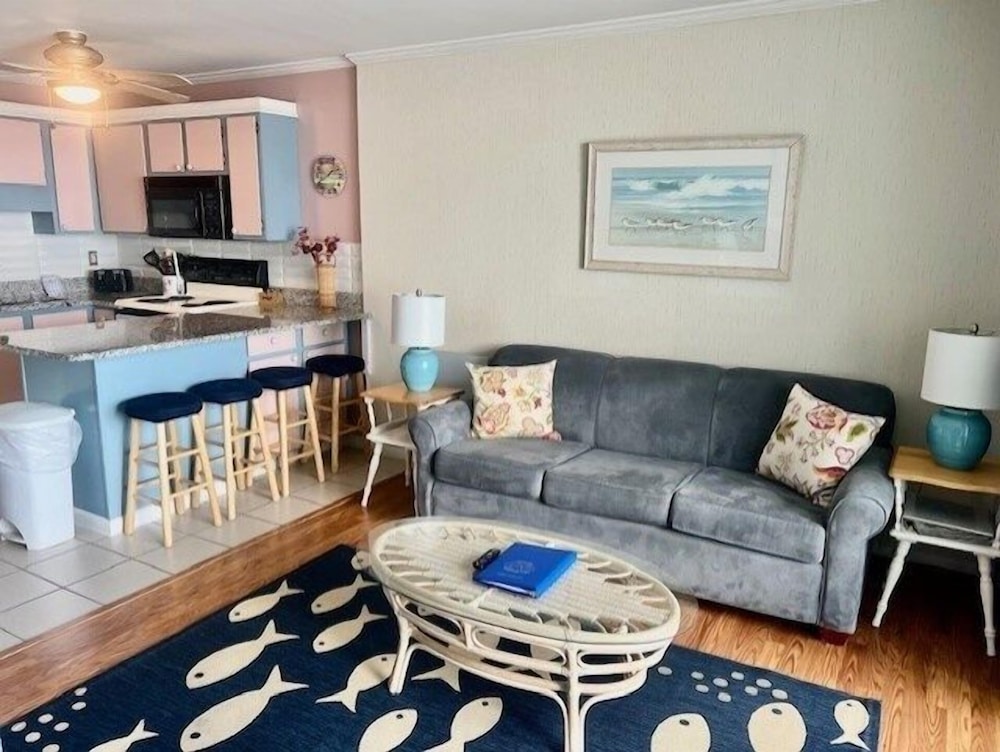 Royal Garden Resort 914 2 Bedroom Condo by RedAwning in Murrells Inlet, United States