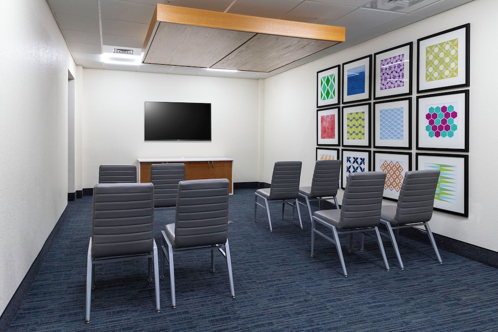 Holiday Inn Express & Suites Leander by IHG - photo 31