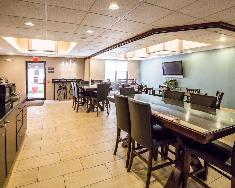 Comfort Suites Stafford Near Sugarland - photo 26