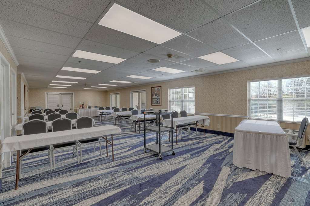 Comfort Suites Appleton Airport - photo 68