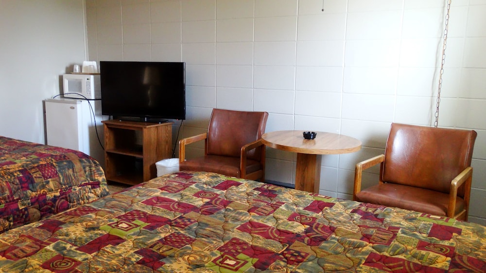 Attican Motel - photo 8