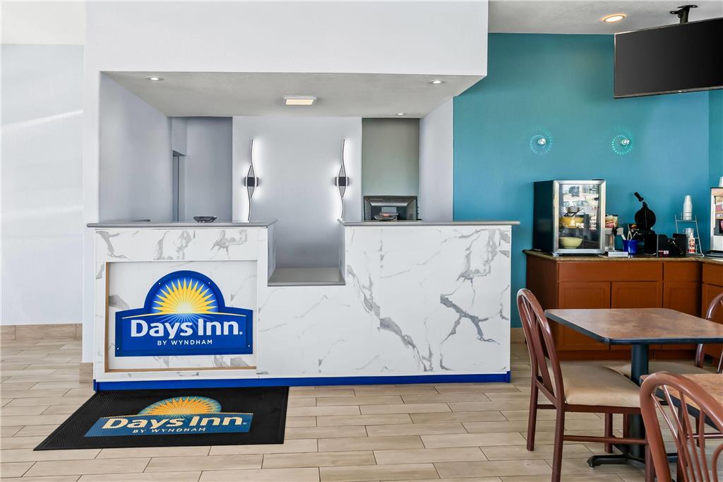 Days Inn by Wyndham Salina South - photo 11