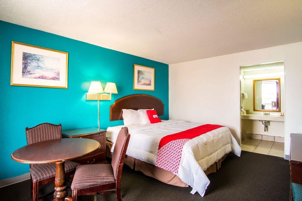 OYO Hotel Hutchinson West 4th Ave - photo 20