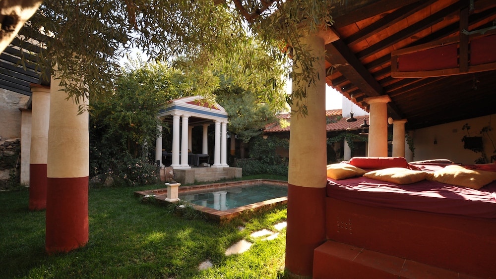 Hotel Rural Termas Aqua Libera — 4-Star Luxury Hotel in Aljucen, Spain
