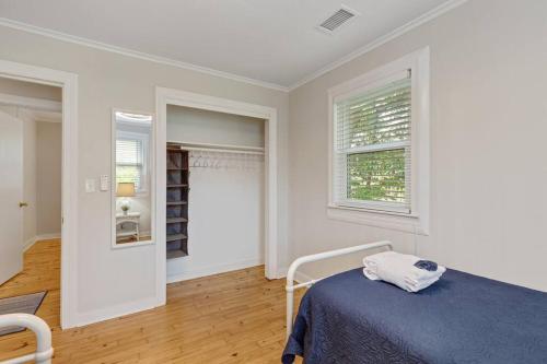 208 W Ashley Central Location 2 Mins to the Beach - photo 37