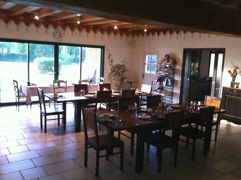 Entre Vignes et Chateaux — Contres — photo 3