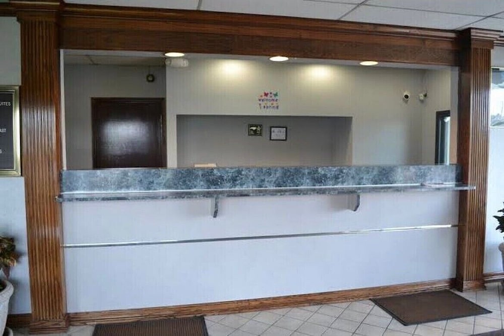 Super 8 by Wyndham Battleboro Rocky Mount - photo 2