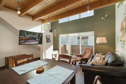 725 E College Unit 8 in Durango, United States