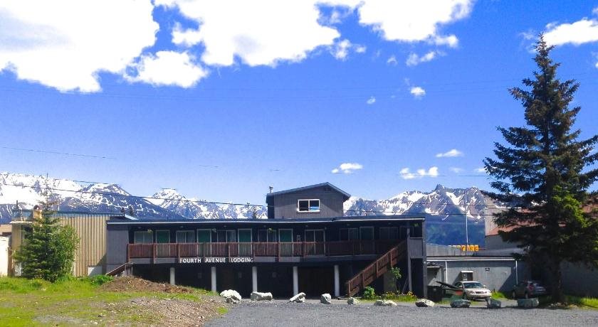 Fourth Avenue Lodging - carbon neutral hotel in Seward