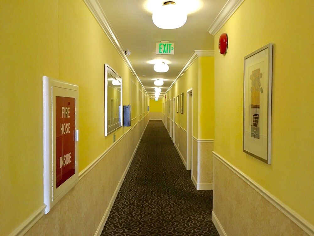 Americas Best Value Inn & Suites Soma - photo 41