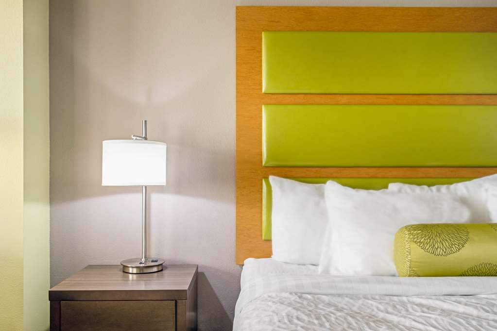 La Quinta Inn & Suites by Wyndham Paducah - photo 20