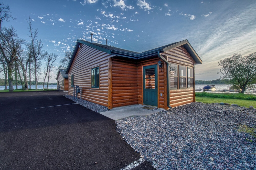 Lena's Northern Pines Resort - photo 20