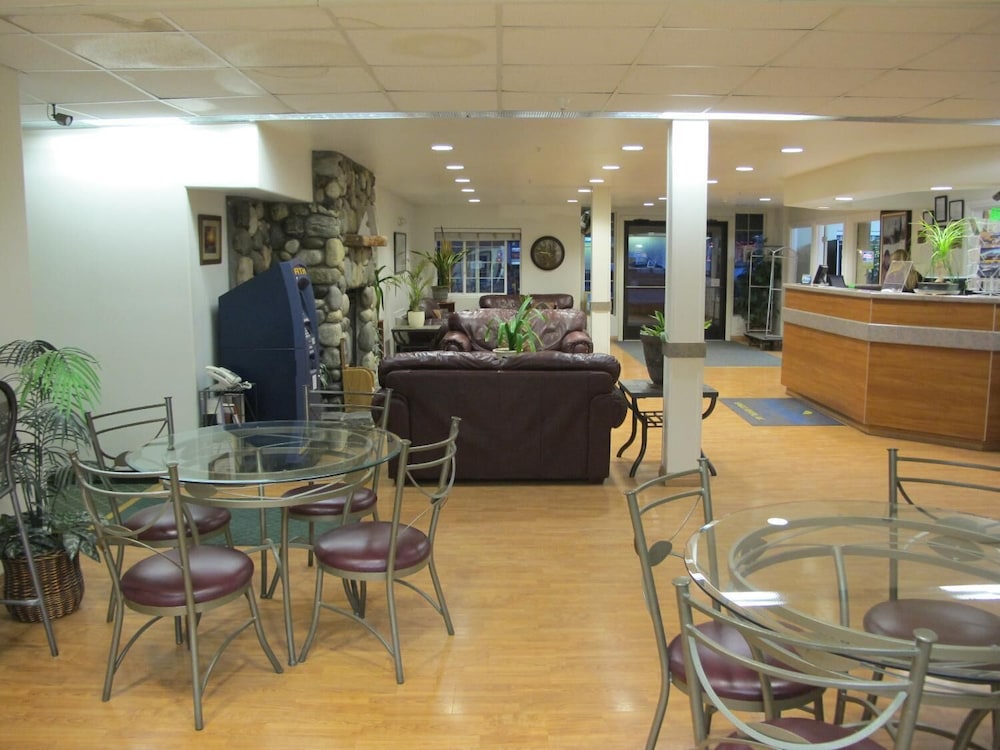 Microtel Inn & Suites by Wyndham Eagle River Anchorage Area - photo 27