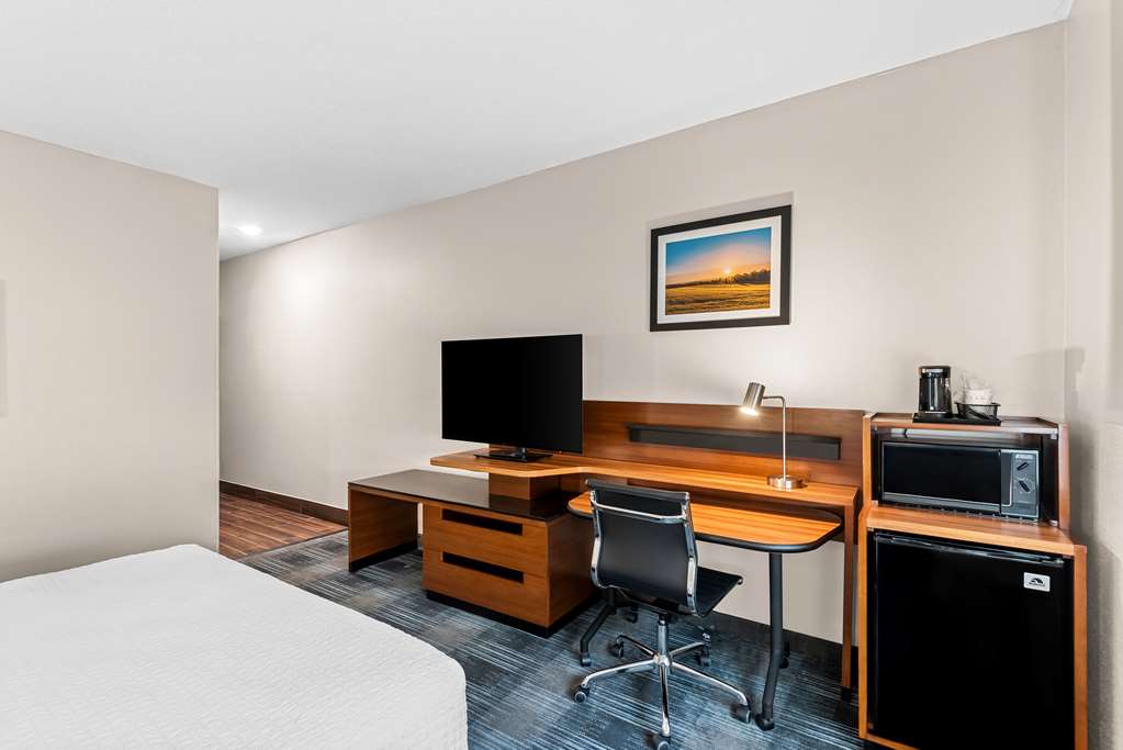 Best Western Ottumwa Inn & Suites - photo 15