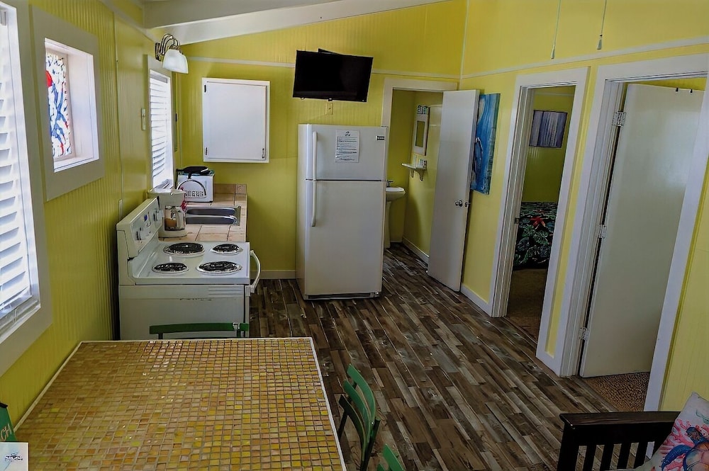 Blue Dolphin Inn and Cottages - photo 48
