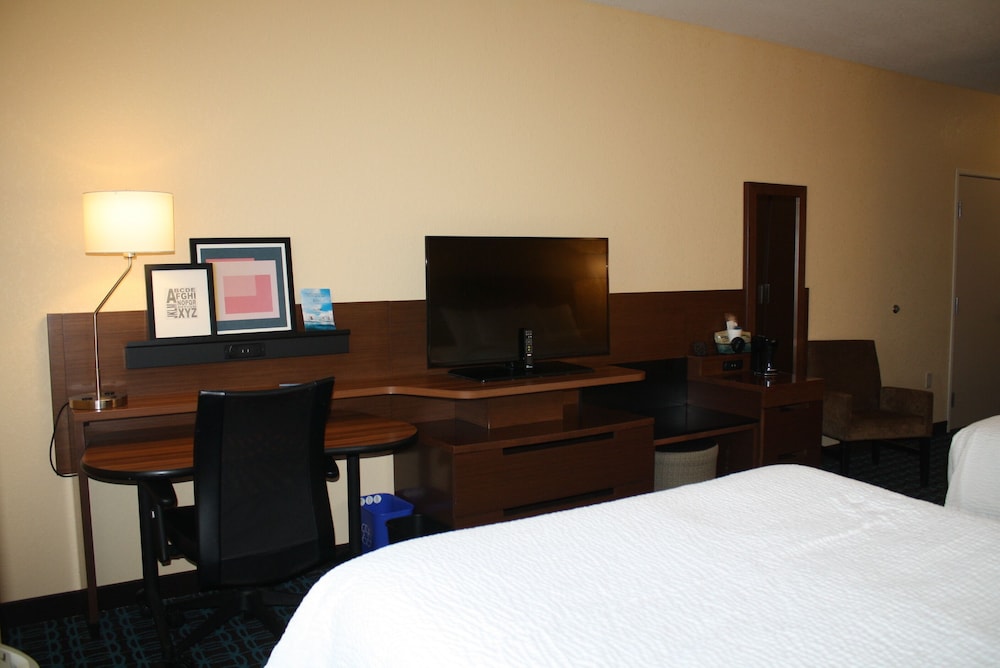 Fairfield Inn & Suites by Marriott Detroit Lakes - photo 16