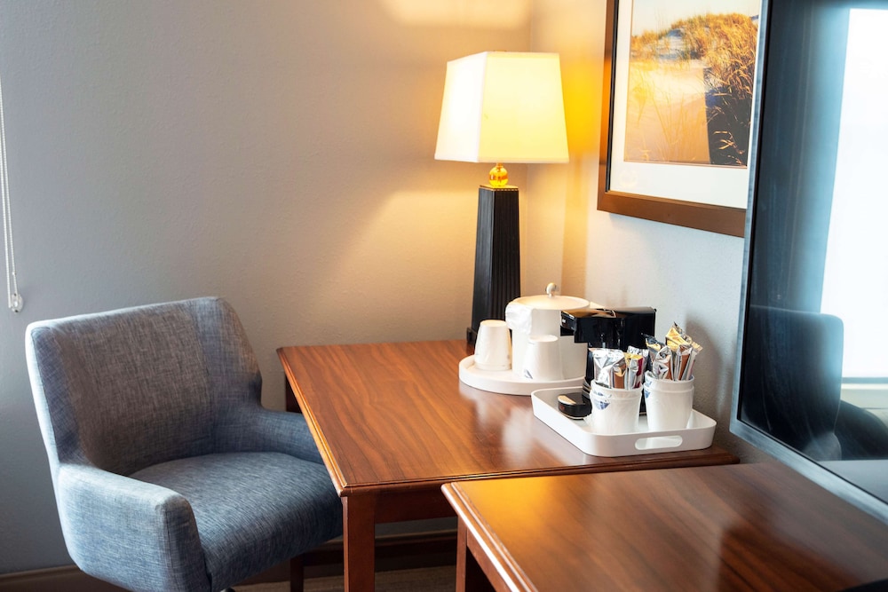 Hampton Inn & Suites Jacksonville - photo 22