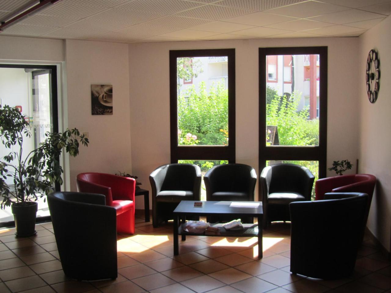 Hôtel Le Saint Joseph — hotel in Saint-Eloy-Les-Mines