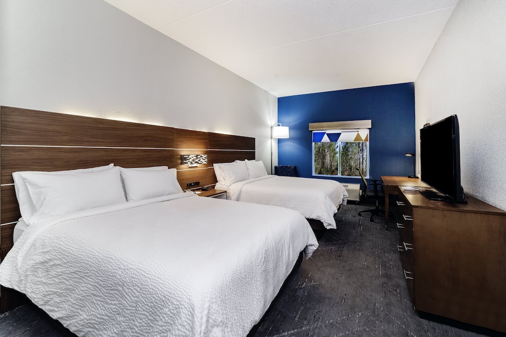 Holiday Inn Express and Suites Walterboro I 95 - photo 7