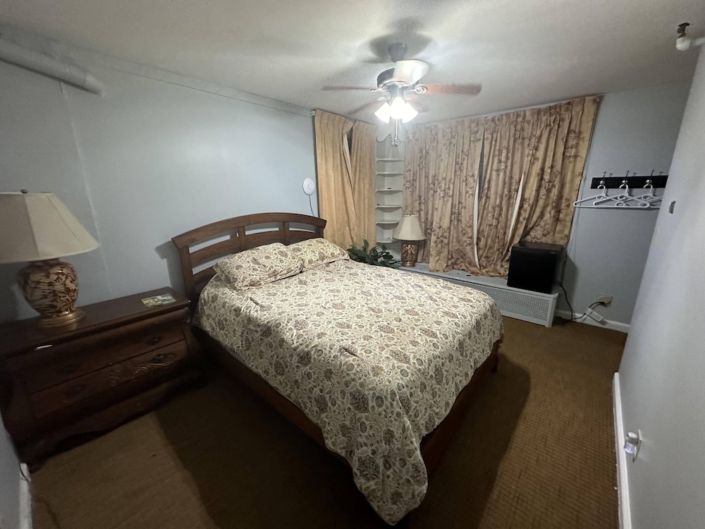 The Oaks B&B Hotel and Spiritual Center - photo 11