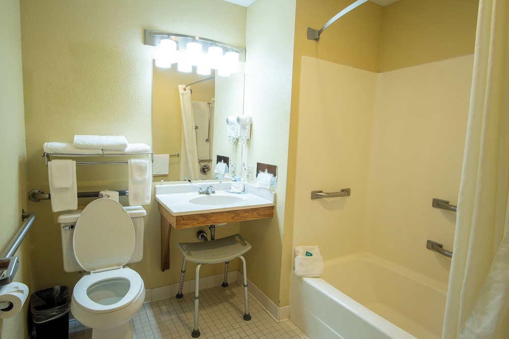 Coratel Inn & Suites By Jasper River Falls - photo 17