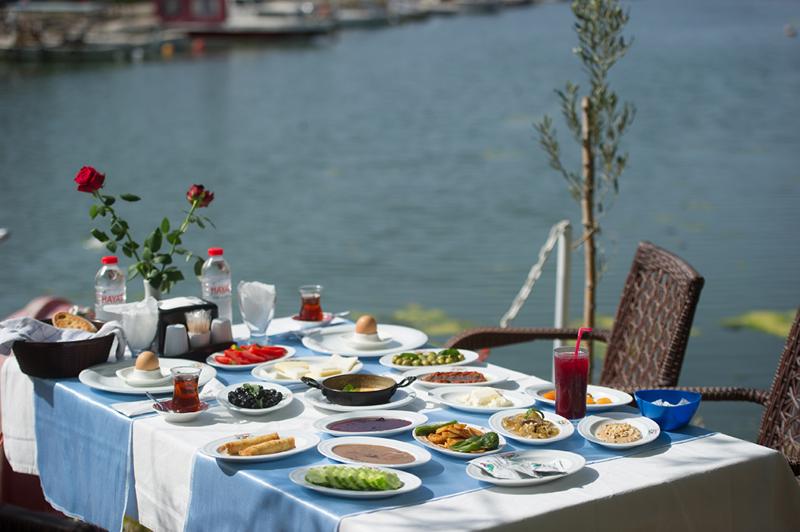 Deniz Kızı Green Garden in Menderes, Turkey