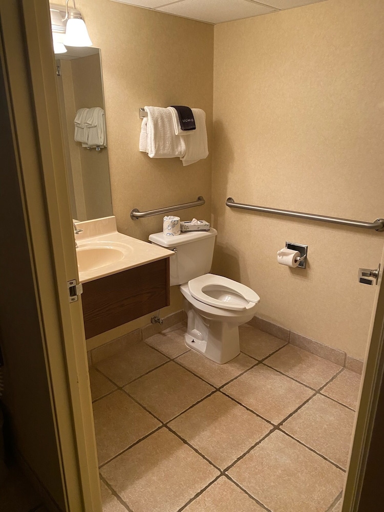 The Boardwalk Inn - photo 3