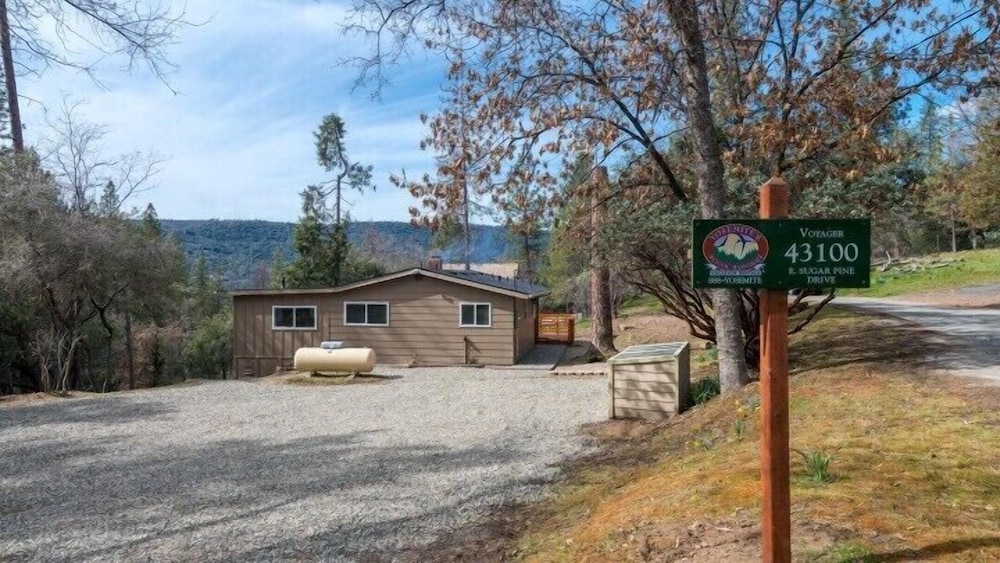 Yosemite Scenic Wonders Voyager 2bd in Oakhurst, United States