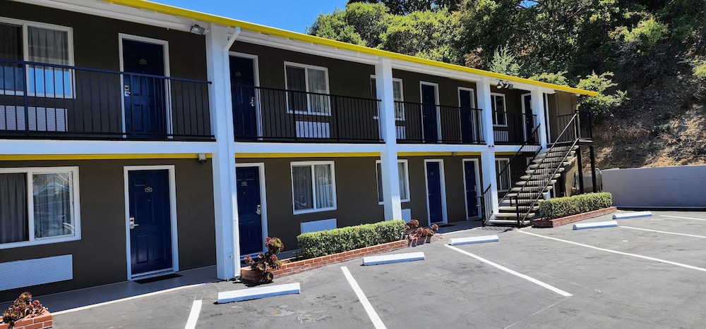 Hotel Belmont - photo 23