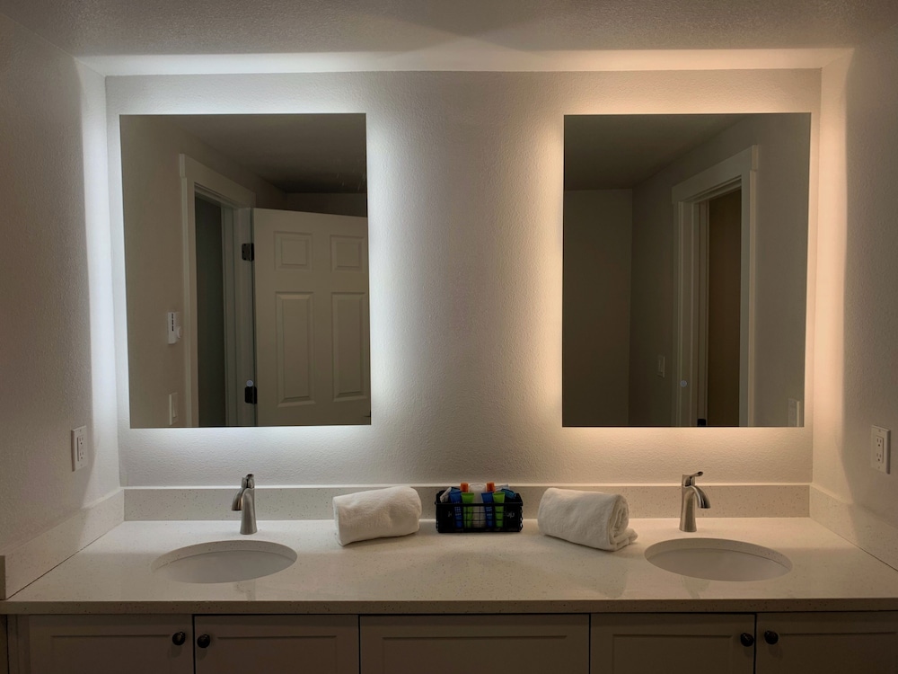 West Beach Suites - photo 95