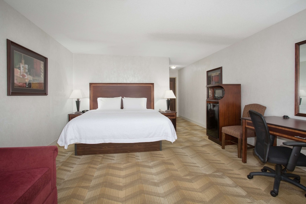 Hampton Inn Siloam Springs - photo 7