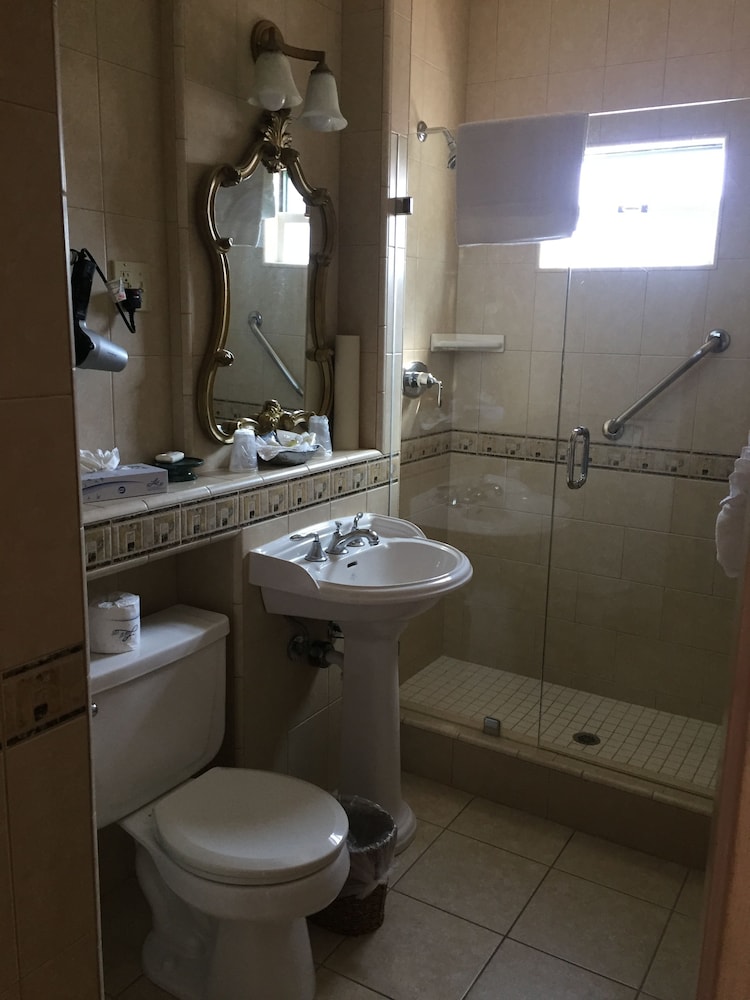 The Eagle Inn - photo 124