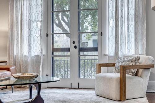 Trendy Historic Apt Blocks from Shoppes of Avondale — 4-Star Luxury Hotel in Jacksonville, United States