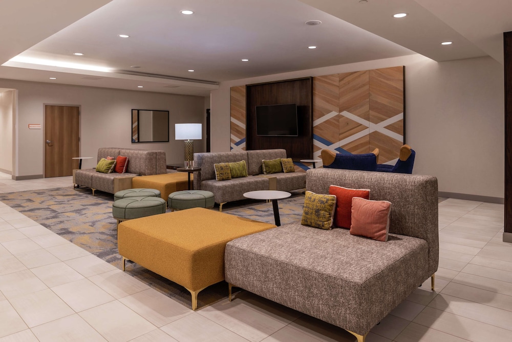 Hilton Garden Inn Kansas City Airport - photo 4