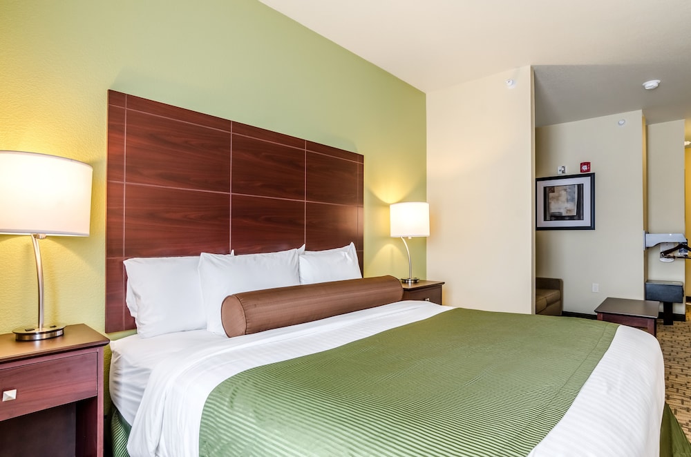 Cobblestone Inn & Suites Carrington - photo 7